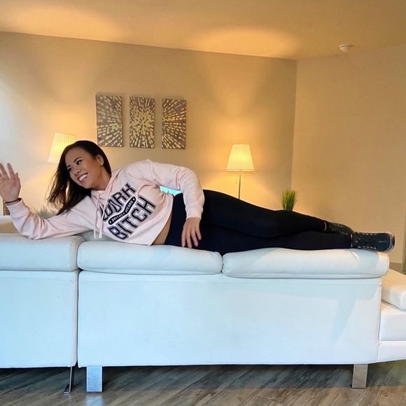 Meet your Posher, Crystle - Picture 7 of 9